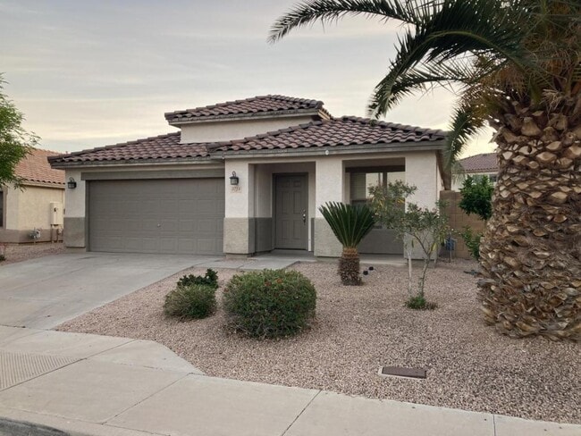 property at 3723 S Oxley