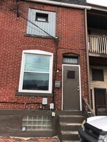 2423 Wrights Wy in Pittsburgh, PA - Building Photo