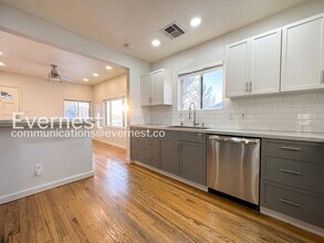 2375 S Lincoln St in Denver, CO - Building Photo - Building Photo