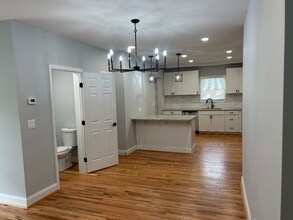 127 Meridian St in Cincinnati, OH - Foto de edificio - Building Photo