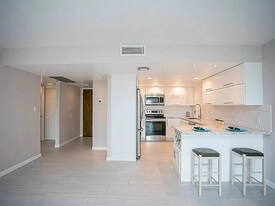 7940 E Camelback Rd, Unit 307 in Scottsdale, AZ - Building Photo