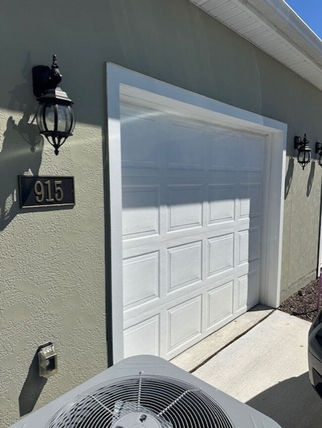 915 Rivertree Pl in Middleburg, FL - Building Photo - Building Photo