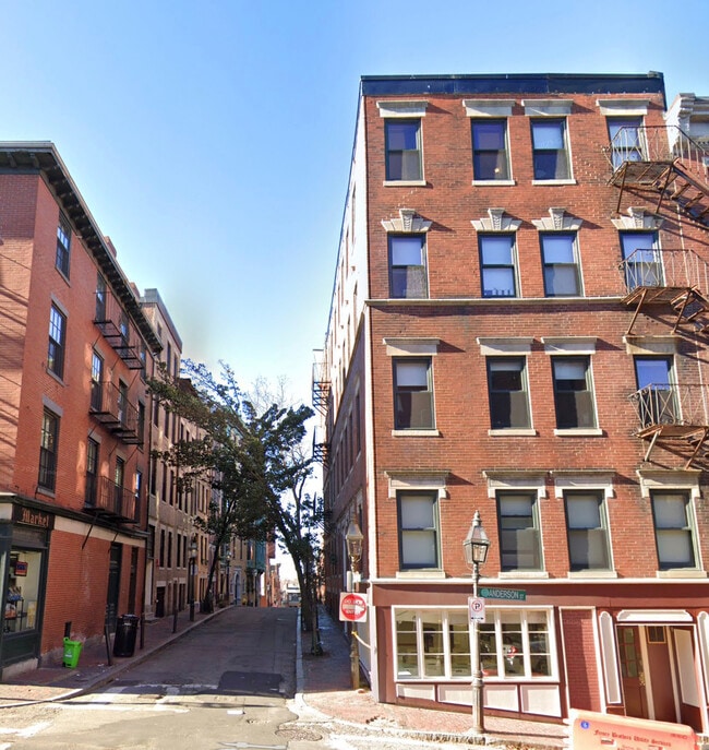 97 Myrtle St in Boston, MA - Building Photo - Building Photo