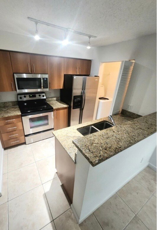 1020 Crystal Way in Delray Beach, FL - Building Photo - Building Photo