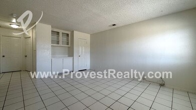 12769 Kiowa Rd in Apple Valley, CA - Building Photo - Building Photo