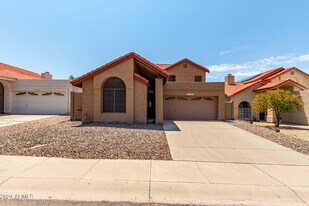11305 E Sunnyside Dr in Scottsdale, AZ - Building Photo
