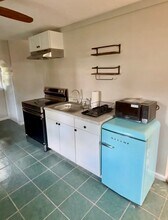 1105 W Rock Spring Rd in Greenville, NC - Building Photo - Building Photo