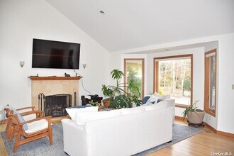 49 Old Main Rd in Southampton, NY - Building Photo - Building Photo