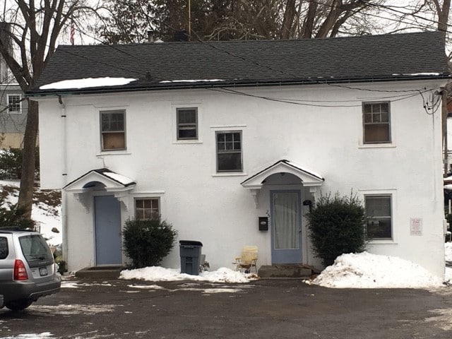 25 Griffin Ave in Bedford Hills, NY - Building Photo