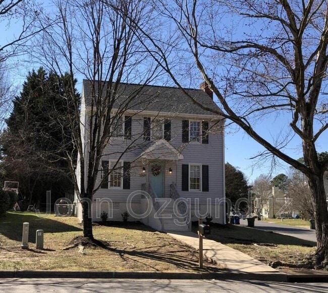 property at 2809 Broadlands Dr