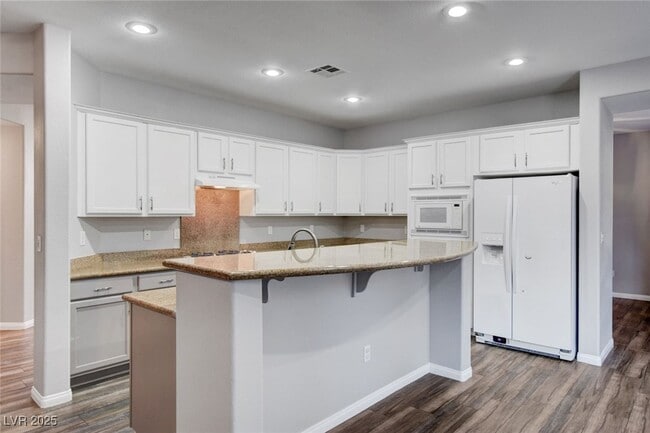property at 5643 Almocita Ct
