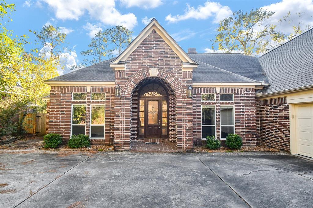 139 Rush Haven Dr in Spring, TX - Foto de edificio