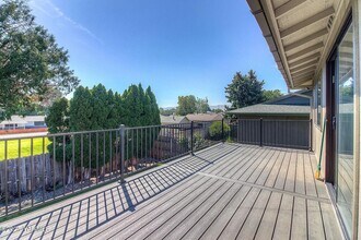1105 S 43rd Ave in Yakima, WA - Building Photo - Building Photo