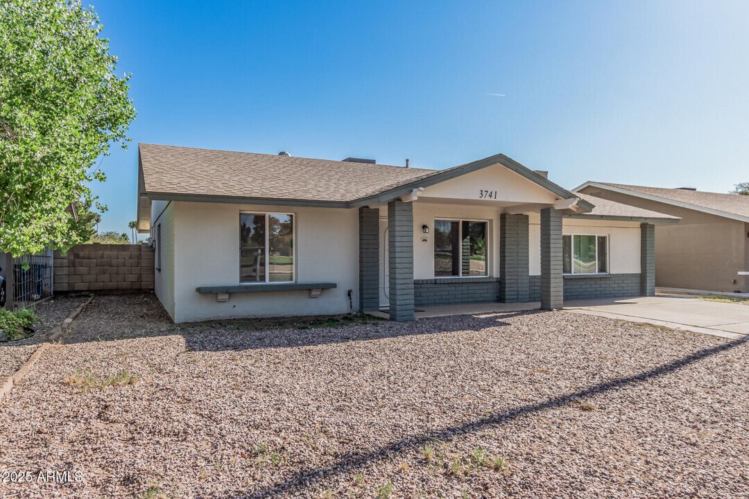 3741 W Poinsettia Dr in Phoenix, AZ - Building Photo