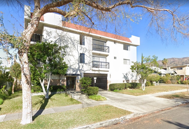 property at 1117 Elm Ave