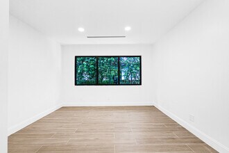 10618 NE 11th Ave in Miami Shores, FL - Building Photo - Building Photo