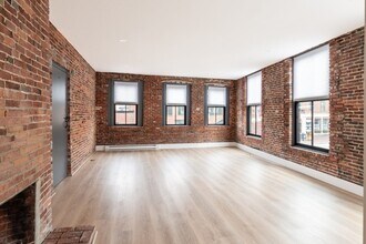 58 State St in Newburyport, MA - Building Photo - Building Photo