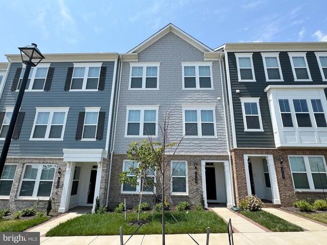property at 1745 Riverbluff Ave