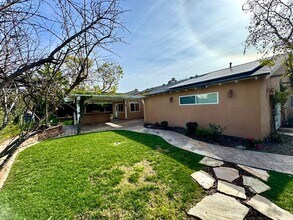 269 E Miramar Ave in Claremont, CA - Building Photo - Building Photo