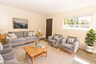 2425 Ashmore Ave in Chattanooga, TN - Foto de edificio - Building Photo