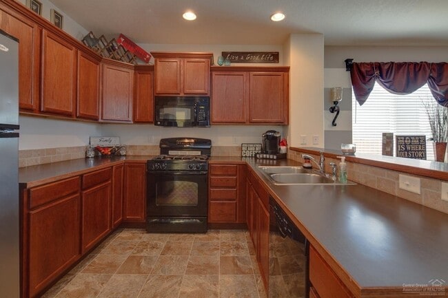 property at 122 SW 35th St