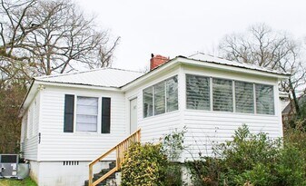817 Maplewood Ave in Anniston, AL - Building Photo