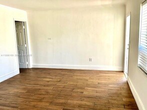 2101 Bay Dr in Miami, FL - Building Photo - Building Photo