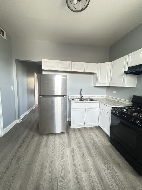 property at 6601 S Langley Ave