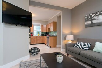 184 Green St, Unit 2 in Cambridge, MA - Foto de edificio - Building Photo