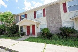 1821 Shay-Lin Ct in Niceville, FL - Building Photo - Building Photo