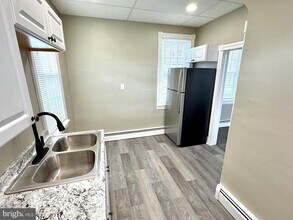 14 W Penn Ave in Robesonia, PA - Building Photo - Building Photo