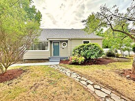 3360 SE Franklin St in Portland, OR - Building Photo