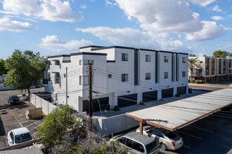 Old Town South Condominiums in Scottsdale, AZ - Building Photo - Building Photo