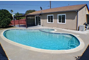 4386 Chelford St in San Diego, CA - Building Photo