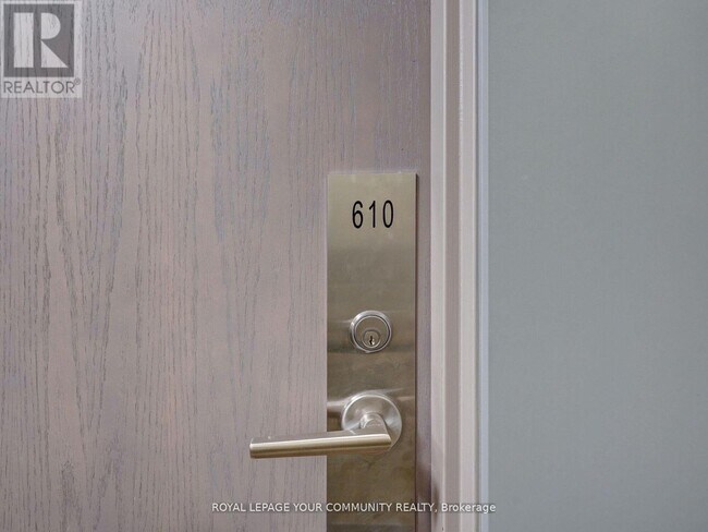 9088 Yonge St in Richmond Hill, ON - Building Photo - Building Photo