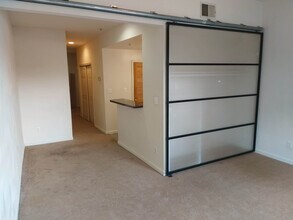 514 Saint Paul St, Unit C in Baltimore, MD - Foto de edificio - Building Photo