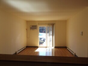 710 W Huntington Commons Rd in Mount Prospect, IL - Building Photo - Building Photo
