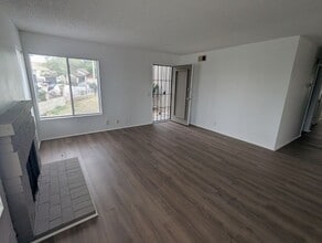 7055 Gunzan St in San Diego, CA - Building Photo - Building Photo