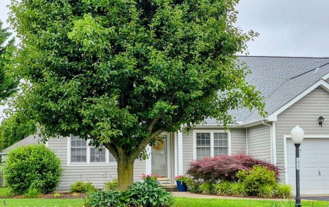 1023 E Schumaker Manor Dr