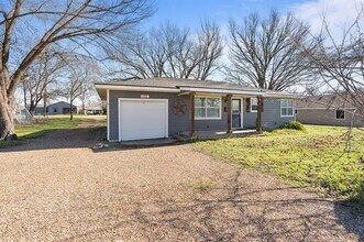 832 N Main St in Springtown, TX - Building Photo - Building Photo