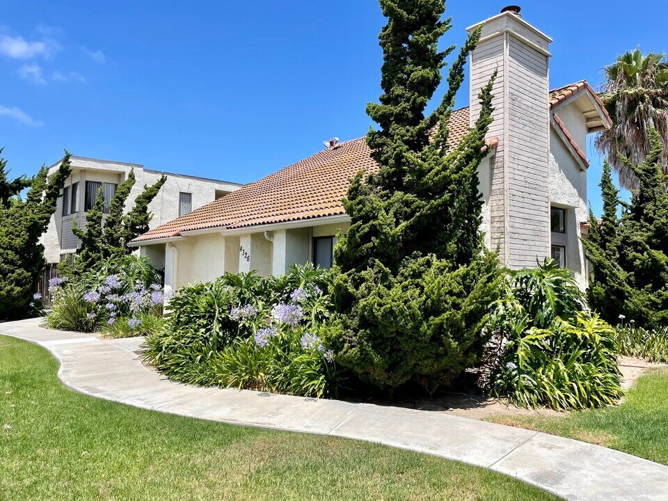 4326 Avenida Lorenzo in Oceanside, CA - Foto de edificio