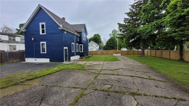 325 Box Ave in Buffalo, NY - Building Photo - Building Photo