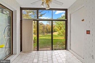 5482 Cedar Ln in Columbia, MD - Building Photo - Building Photo