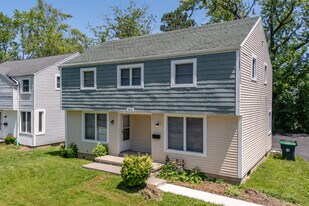 Amherst Townhomes in Amherst, NY - Building Photo