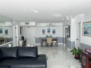 3031 N Ocean Blvd in Fort Lauderdale, FL - Foto de edificio - Building Photo