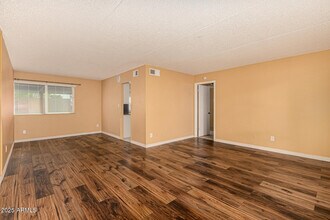 7141 N 16th St in Phoenix, AZ - Building Photo - Building Photo