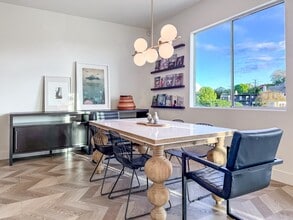 974 Nordica Dr in Los Angeles, CA - Building Photo - Building Photo