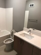 3826-B NE Grand Ave, Unit A in Portland, OR - Foto de edificio - Building Photo