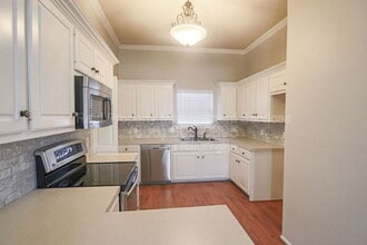 1928 77th Pl in Lubbock, TX - Building Photo - Building Photo