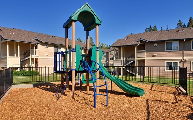 Glenbrook Apartments in Grass Valley, CA - Building Photo - Other